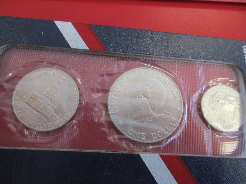 Lot #33 - 1776-1976 Bicentennial Silver Set