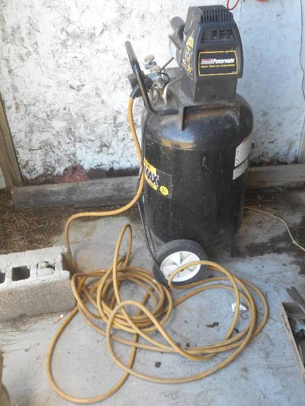 lot 3 image: Coleman 27-Gallon 5HP Air Compresso...