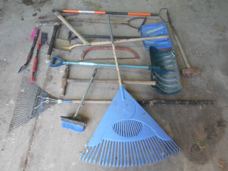 lot 7 image: Large Lot Of Assorted Hand Tools ...