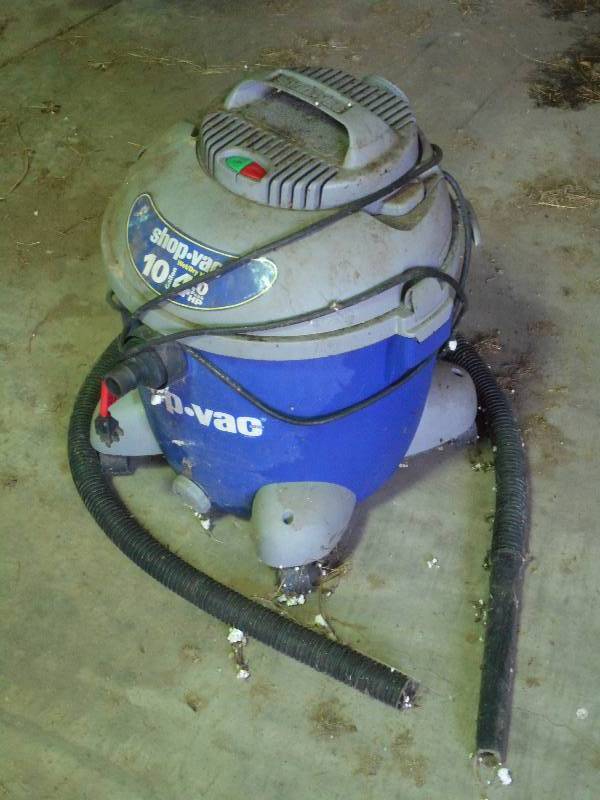 lot 16 image: Shop Vac 6-Gallon 4HP WetDry Vac ...