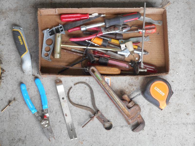 lot 51 image: Flat Of Assorted Hand Tools  & Etc ...