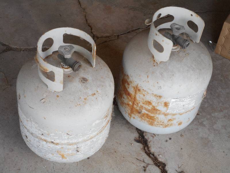 lot 55 image: (2) 20# LP Tanks ...