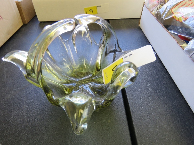 Glass dish
