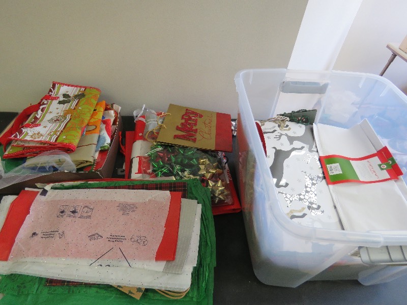 Wrapping paper lot