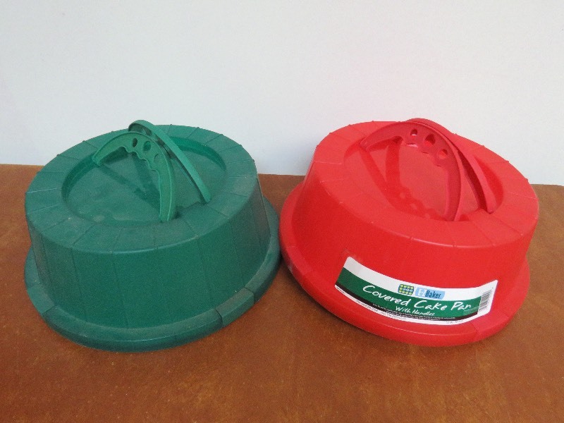 Covered Cake Pans