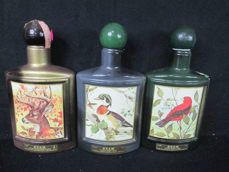 lot 132 image: JIM Beam Wildlife Decanters With Artist  James Lockhart