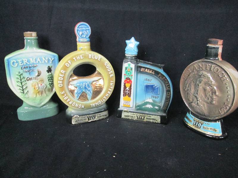 lot 143 image: JIM Beam Decanters Alaska, Illinois & Germany