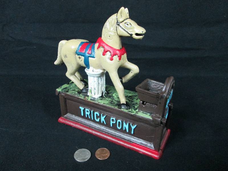 lot 5 image: Cast Iron Horse Coin Bank