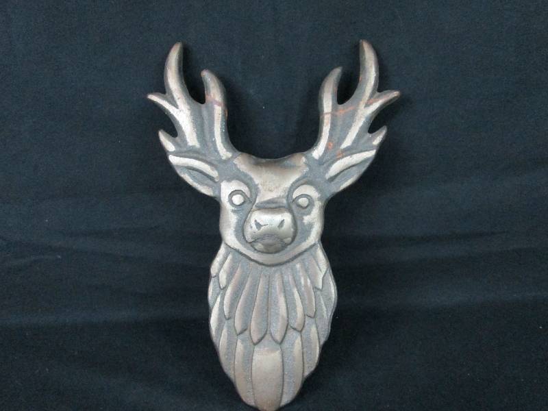 lot 11 image: Cast Iron Deer Boot Jack