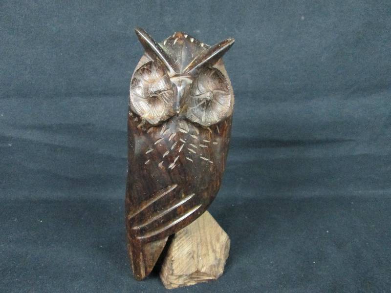 lot 18 image: Iron Wood  Owl