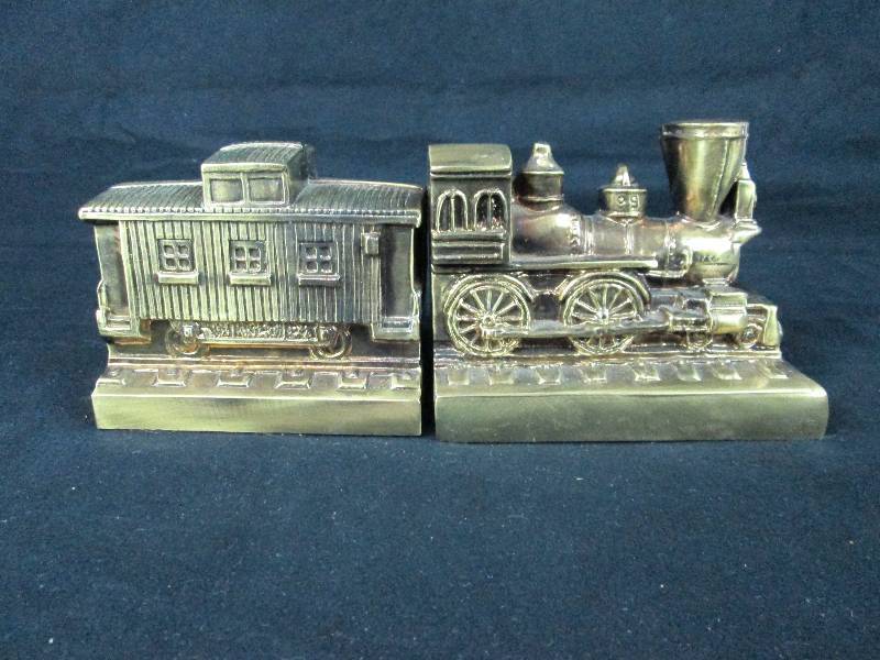 lot 28 image: Cast Train Bookends