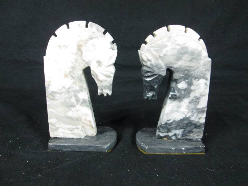 lot 35 image: White & Black Stone Horse Bust Bookends