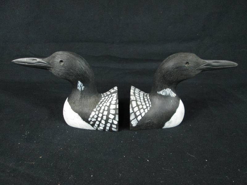 lot 40 image: Loon Bookends