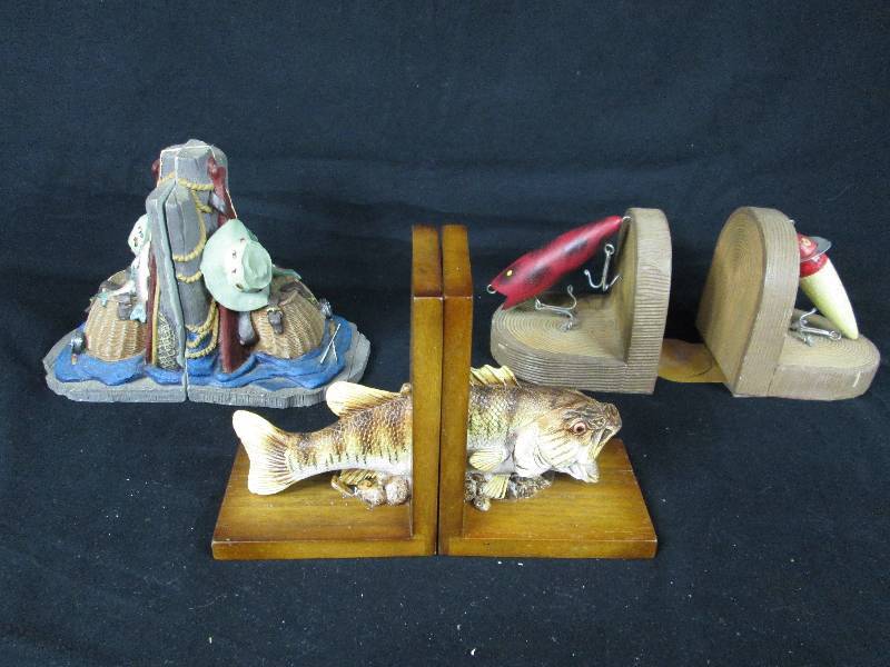 lot 44 image: 3 Fishing Related Bookends