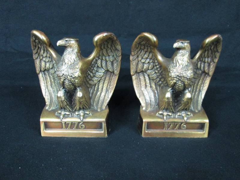 lot 45 image: Cast Eagle 1776 Bookends
