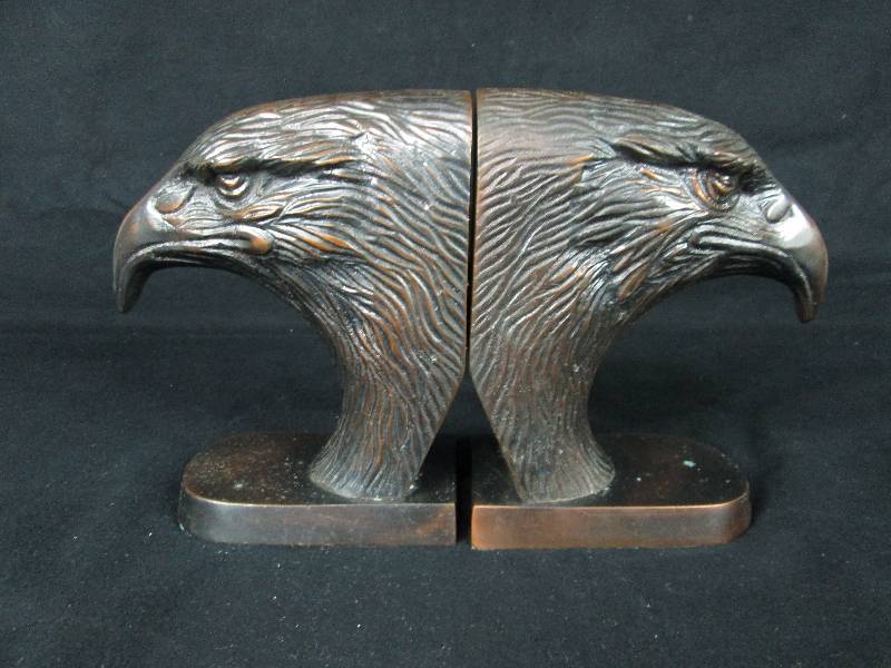 lot 46 image: Eagle Bust Bookends