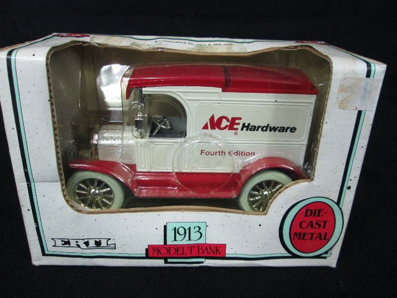 lot 60 image: Ertl Die Cast Coin Bank 1913 Ford