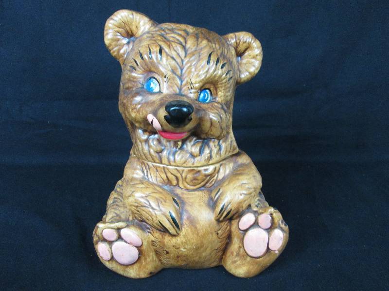 lot 85 image: Bear Cookie Jar