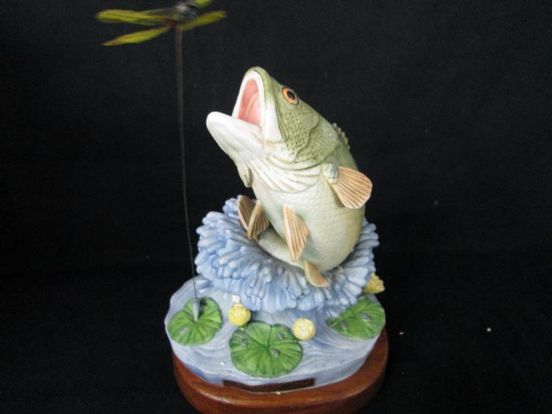 lot 100 image: Lionstone Bass Decanter