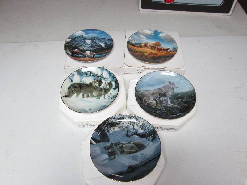 lot 182 image: Terry Redlin Collector Plates