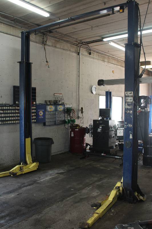 lot 5 image: Hallmark Industries Lift Metric 9K Pound Two Post Lift
