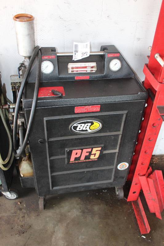 lot 28 image: BG PF5 Power Flush and Fluid Exchange System