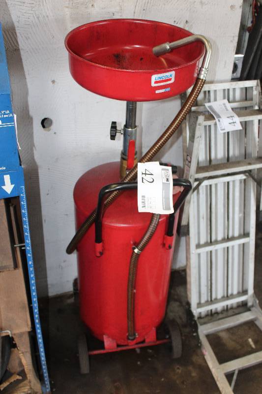 lot 42 image: Lincoln Model 3601 Oil  Change Collection Tank