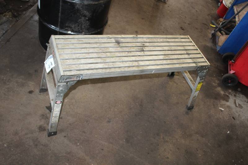 lot 44 image: 1-Step Ladder