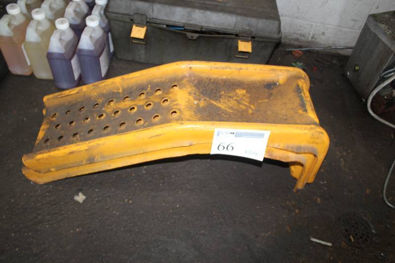lot 66 image: Lot of (2) Car Ramps
