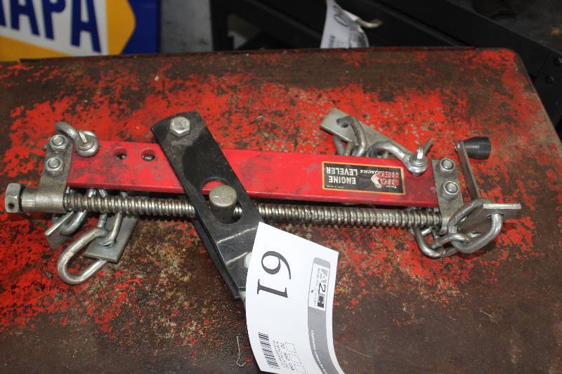 lot 61 image: Big Red Engine Puller Leveler