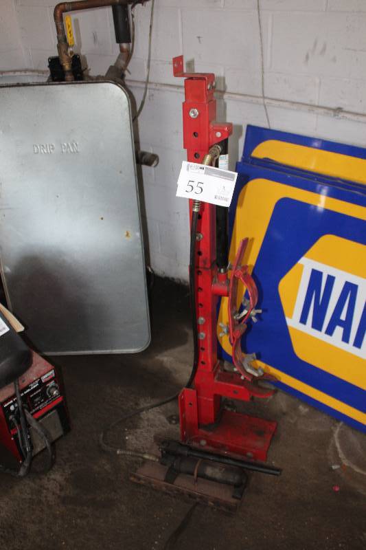 lot 55 image: 4-Ton Heavy Duty Spring Compressor