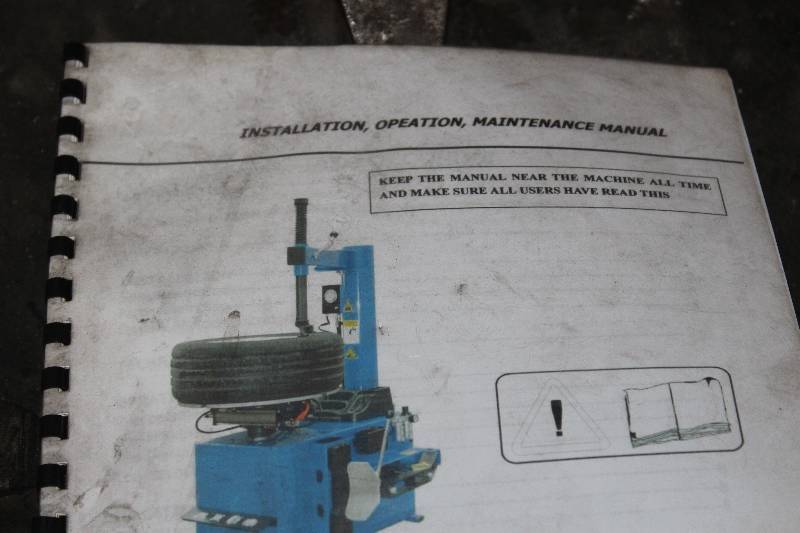 Atlas TC489X Tire Changer Burnsville Auto Repair Shop Liquidation KBID