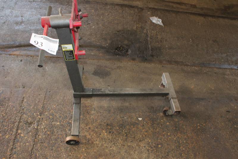 lot 93 image: Larin ES-1000 Heavy Duty 1000lbs Capacity Engine Stand