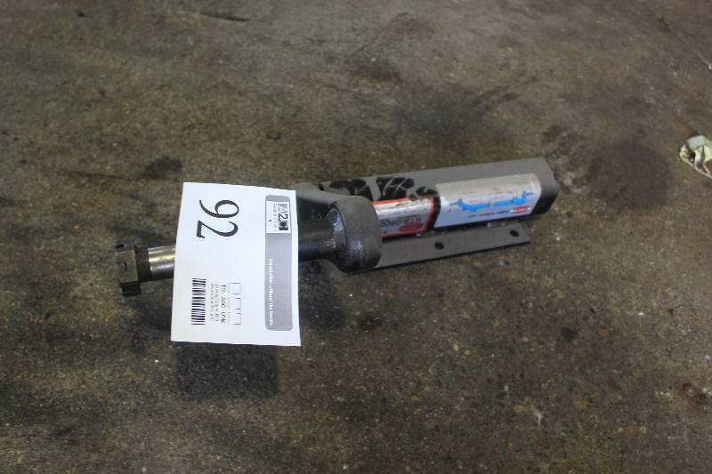 lot 92 image: Reliable 500lbs Torsion Axle