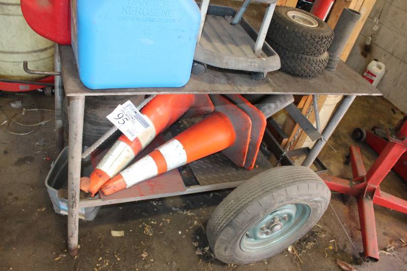 lot 95 image: 2-Wheel Utility Cart