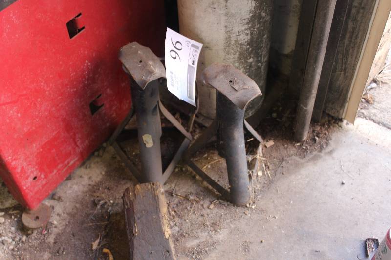 lot 96 image: Lot of (2) Jack Stands