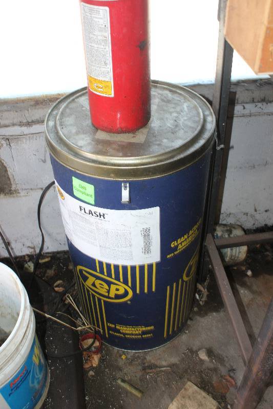 lot 102 image: ZEP Flash Premium Grade Concrete Floor Cleaner