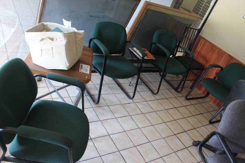 lot 164 image: Lot of (7) Furniture Including 2) End Tables AND 5) Chairs