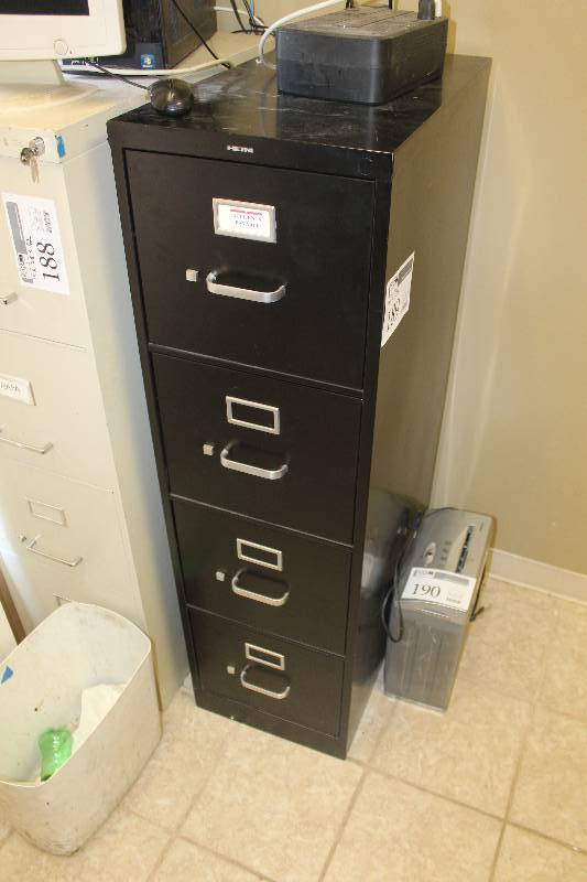 lot 189 image: 3-Drawer Metal File Cabinet