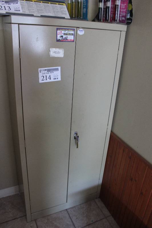 lot 214 image: 2-Door 5-Shelf Metal Cabin