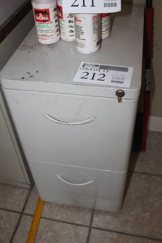 lot 212 image: 2-Drawer Locking File Cabinet w Key