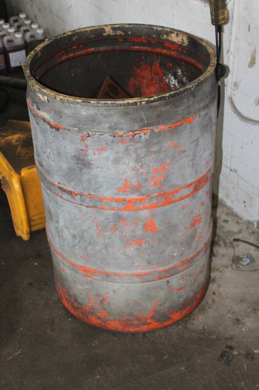 lot 224 image: Lot of Remaining Garbage Cans