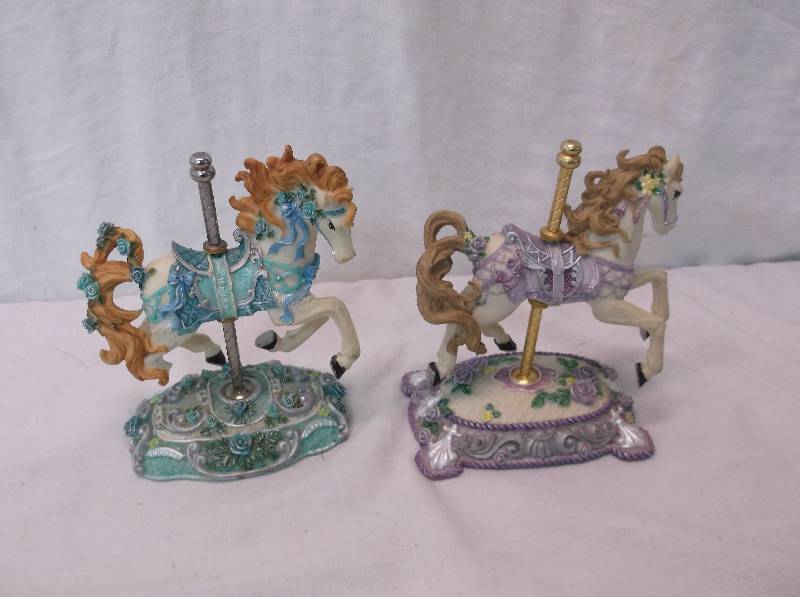 Figurines
