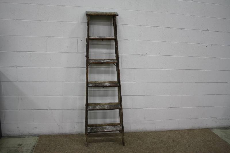 6 ft. Wood Platform Ladder
