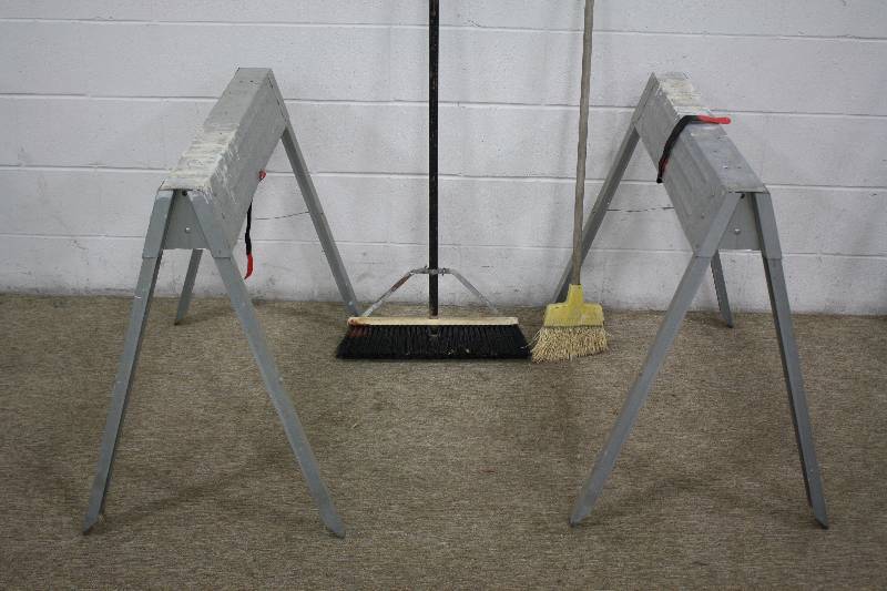 2 Saw Horses 2 Brooms