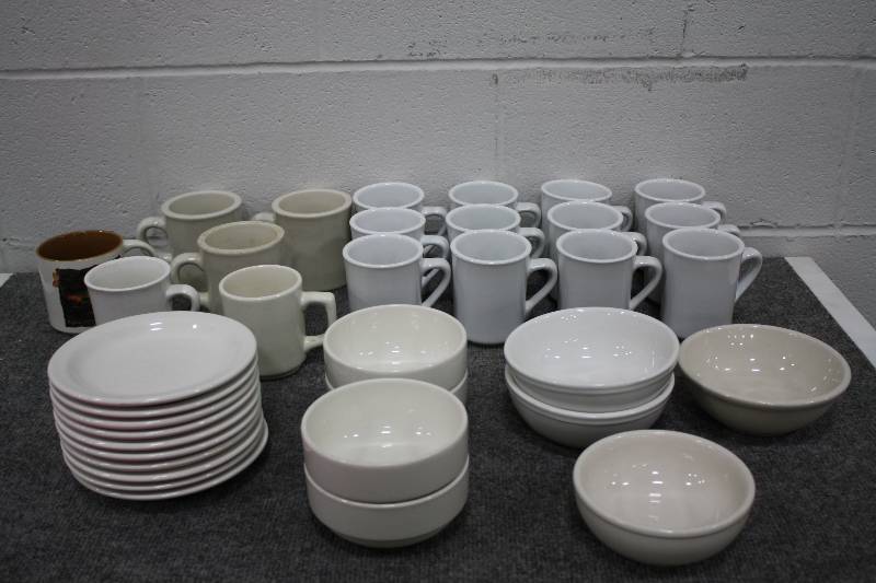 36- Piece dinnerwaretableware