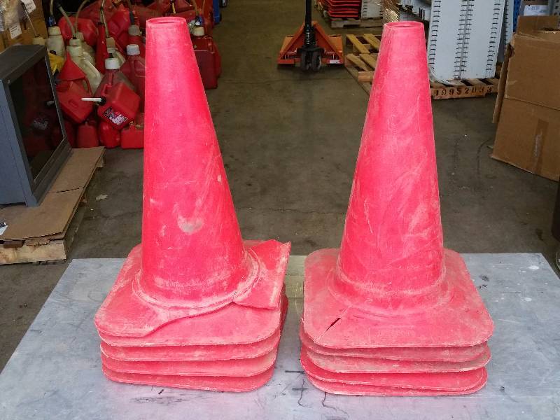 19 Red Plastic Safety Cone x10