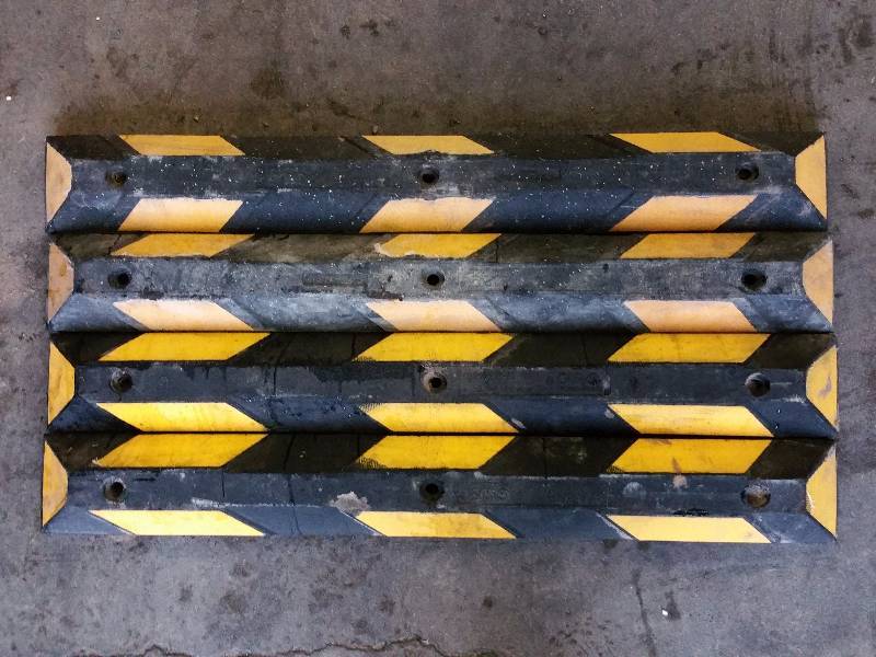 48 Rubber Block Tire Guide  Parking Curb x4