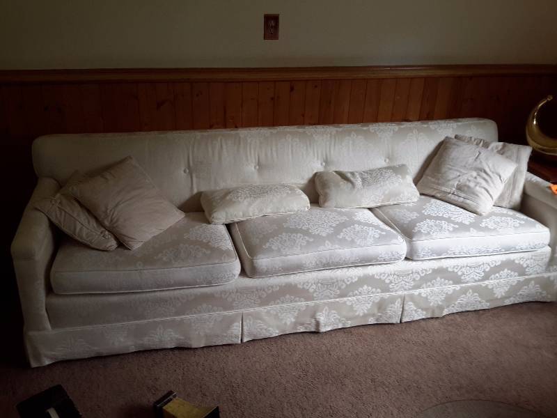 Beautiful, LONG Down filled couch.. EXCELLENT SHAPE..