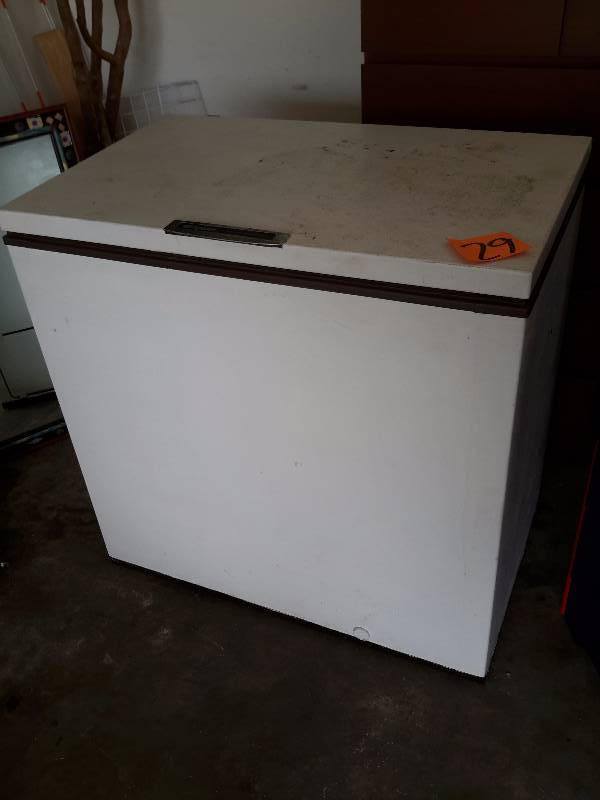 Frigidaire Food Freezer.. Chest type.. Tested and works well..